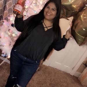 Meet your Posher, Ivon